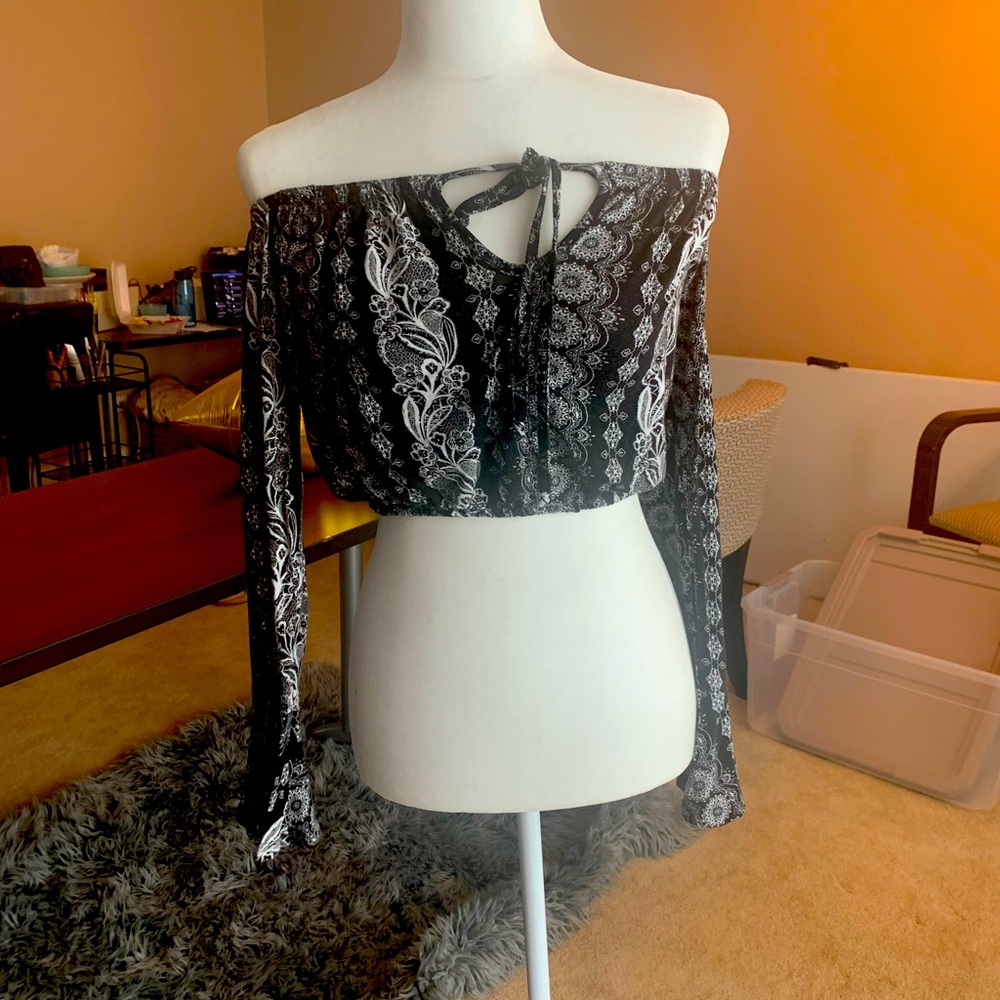 Paisley black and white crop top